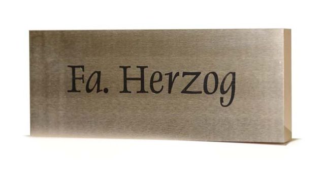 Schriftzug gelasert